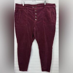 American Eagle womens Maroon Corduroy high rise stretch jegging. Size 22 Regular